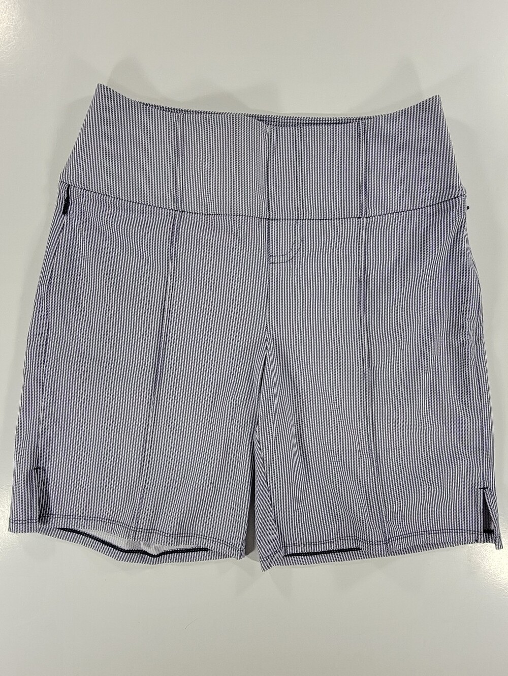 Kinona Women's Shorts Small Blue White Striped Golf Stretch Zippered Pockets